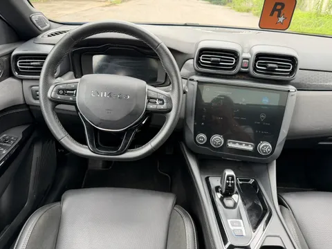 Lynk & Co 02