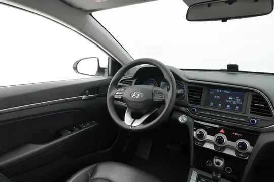 Hyundai Elantra (Avante)