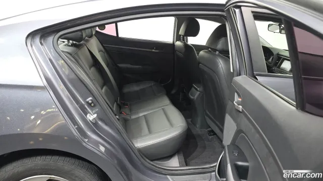 Hyundai Elantra (Avante)