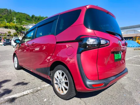 Toyota Sienta