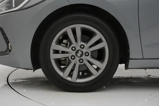 Hyundai Elantra (Avante)