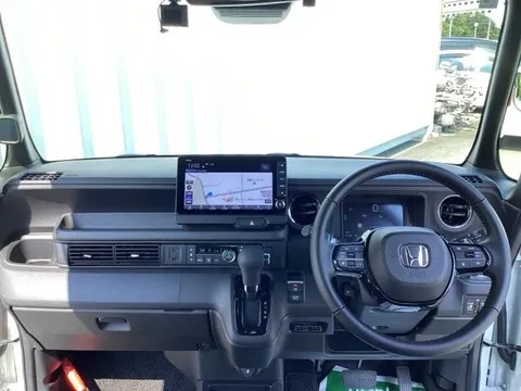 Honda N-BOX Custom