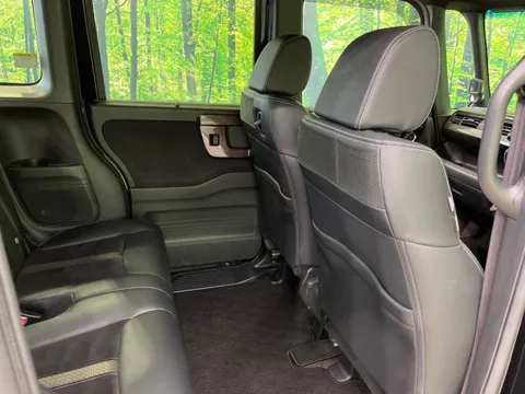 Honda N-BOX Custom
