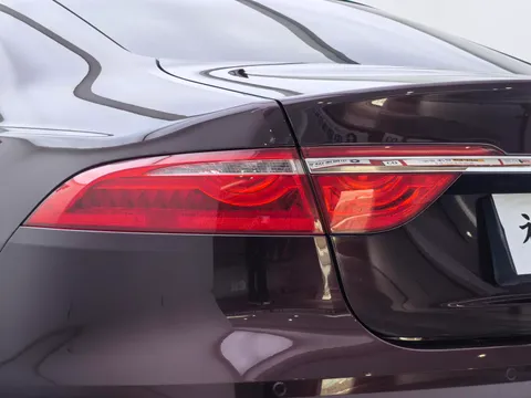Jaguar XFL
