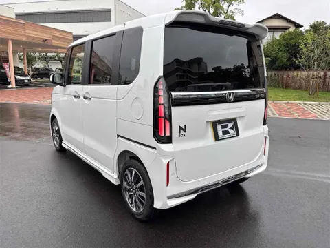 Honda N-BOX Custom
