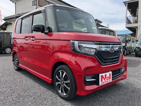Honda N-BOX Custom