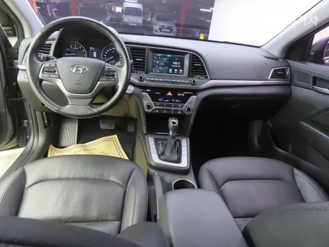 Hyundai Elantra (Avante)
