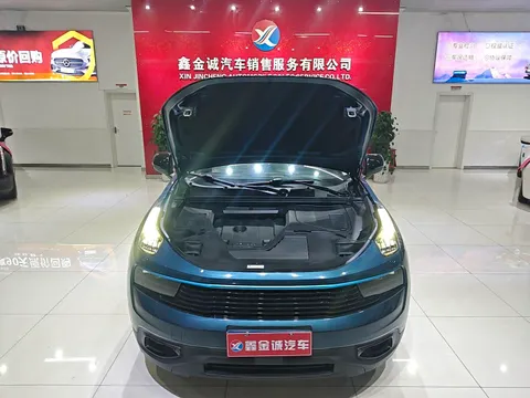 Lynk & Co 01