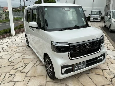 Honda N-BOX Custom