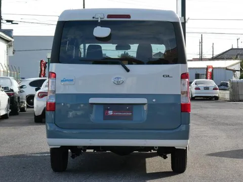 Toyota TownAce Van