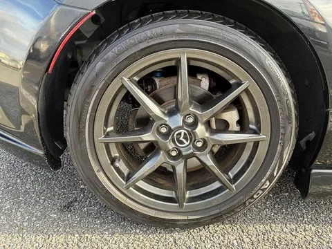 Mazda MX-5 (Roadster)
