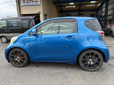 Toyota iQ