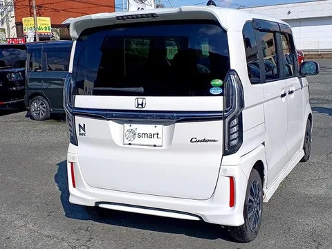 Honda N-BOX Custom