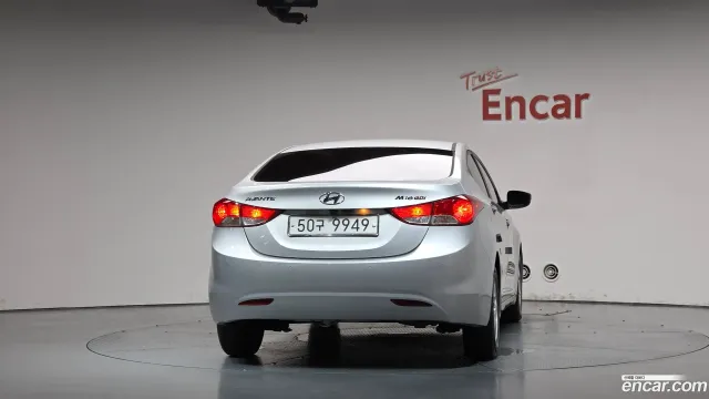 Hyundai Elantra (Avante)