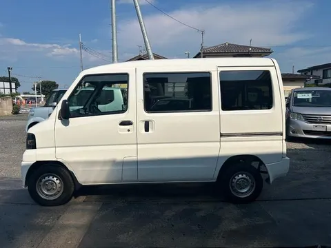 Nissan Clipper Van