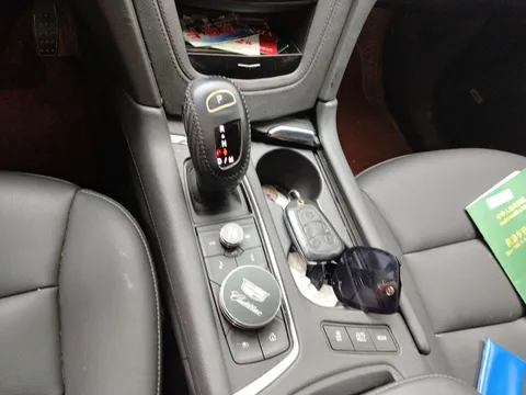 Cadillac XT6