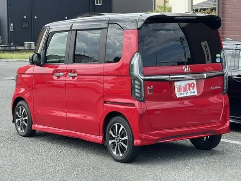 Honda N-BOX Custom
