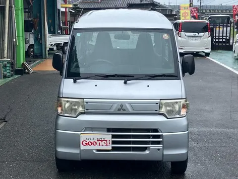 Mitsubishi Minicab Van