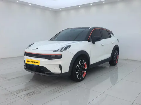 Lynk & Co 06
