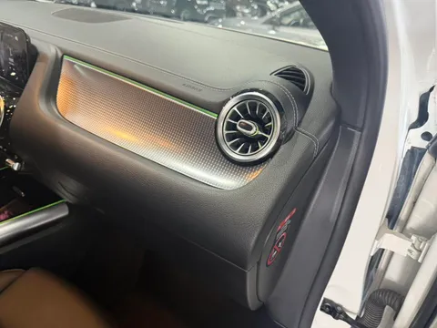 Mercedes-Benz Mercedes-Benz GLA