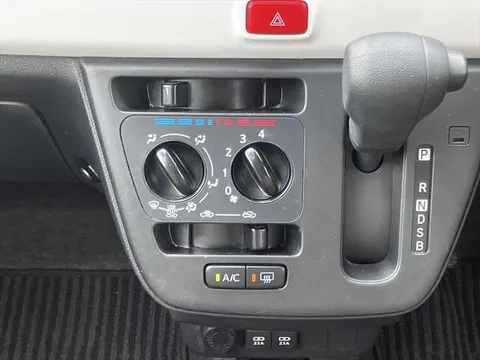 Daihatsu Mira Tocot