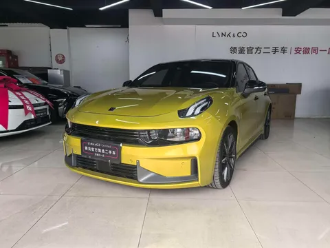 Lynk & Co 03