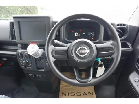 Nissan Clipper Van