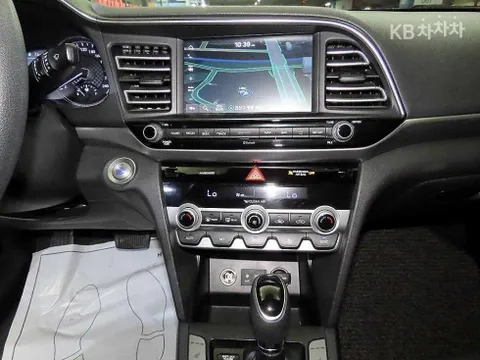 Hyundai Elantra (Avante)