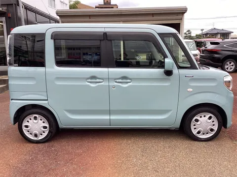 Suzuki Spacia