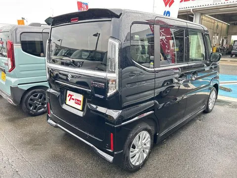 Suzuki Spacia Custom