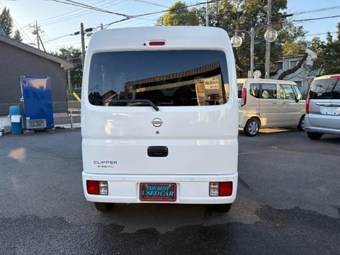 Nissan Clipper Van