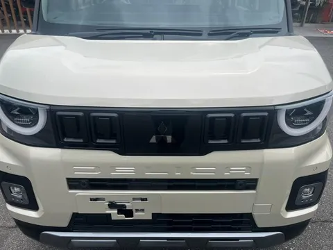 Mitsubishi Delica Mini