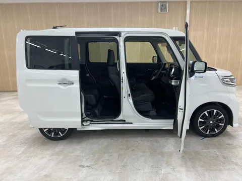 Suzuki Spacia Custom