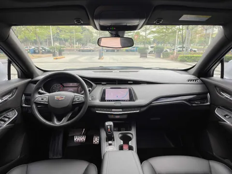 Cadillac XT4