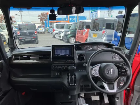 Honda N-BOX Custom