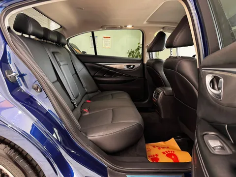 Infiniti Q50L