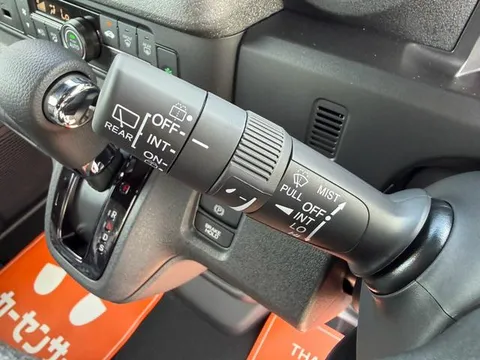 Honda N-BOX Custom