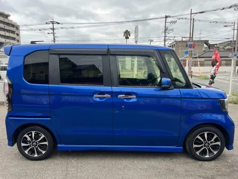Honda N-BOX Custom