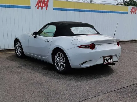 Mazda MX-5 (Roadster)