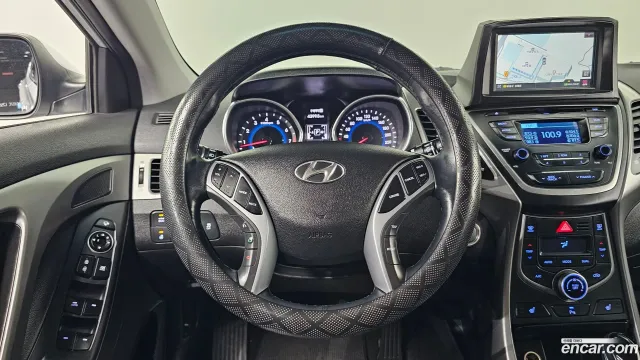 Hyundai Elantra (Avante)