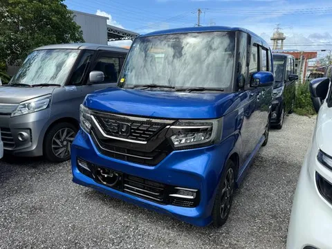 Honda N-BOX Custom