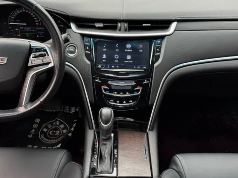 Cadillac XTS