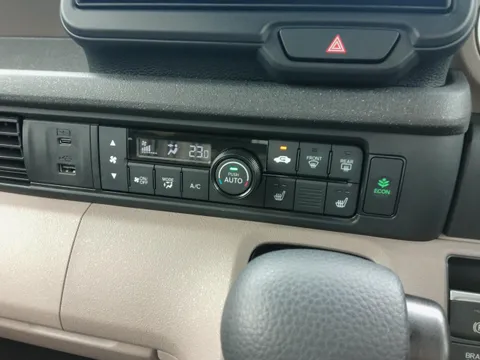 Honda N-BOX Joy