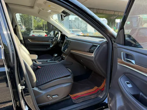 Roewe RX8
