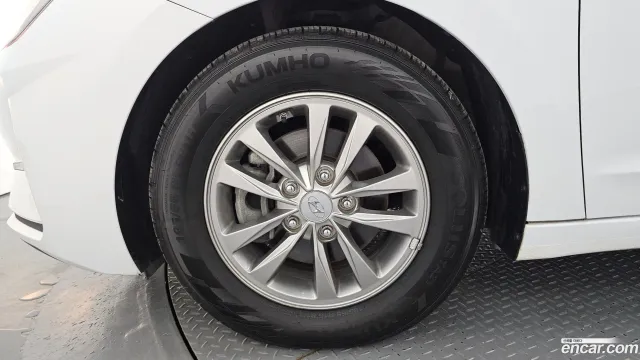 Hyundai Elantra (Avante)