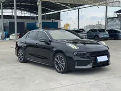 Lynk & Co 03