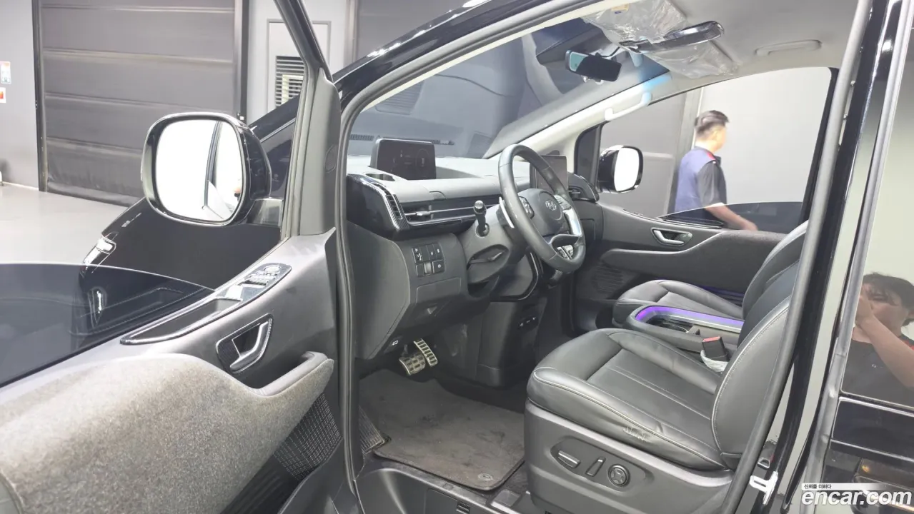 Hyundai Staria