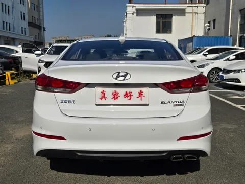 Hyundai Elantra (Avante)