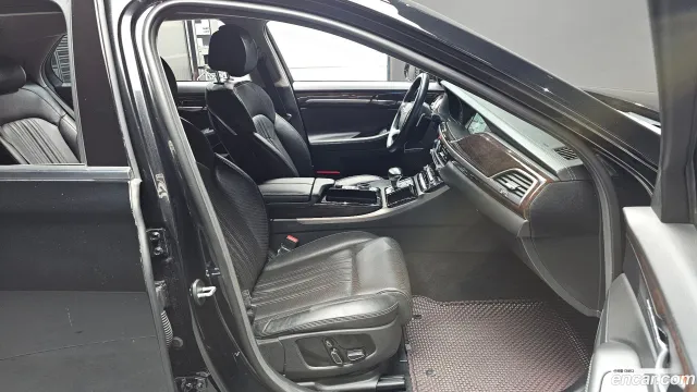 Genesis G90 (EQ900)