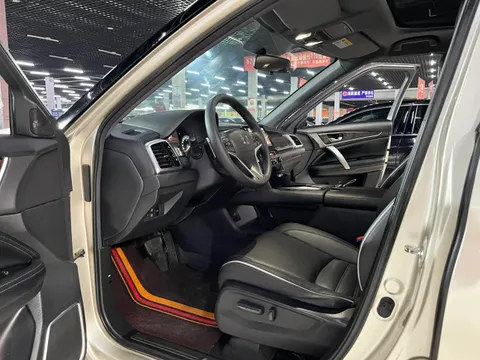 Honda UR-V